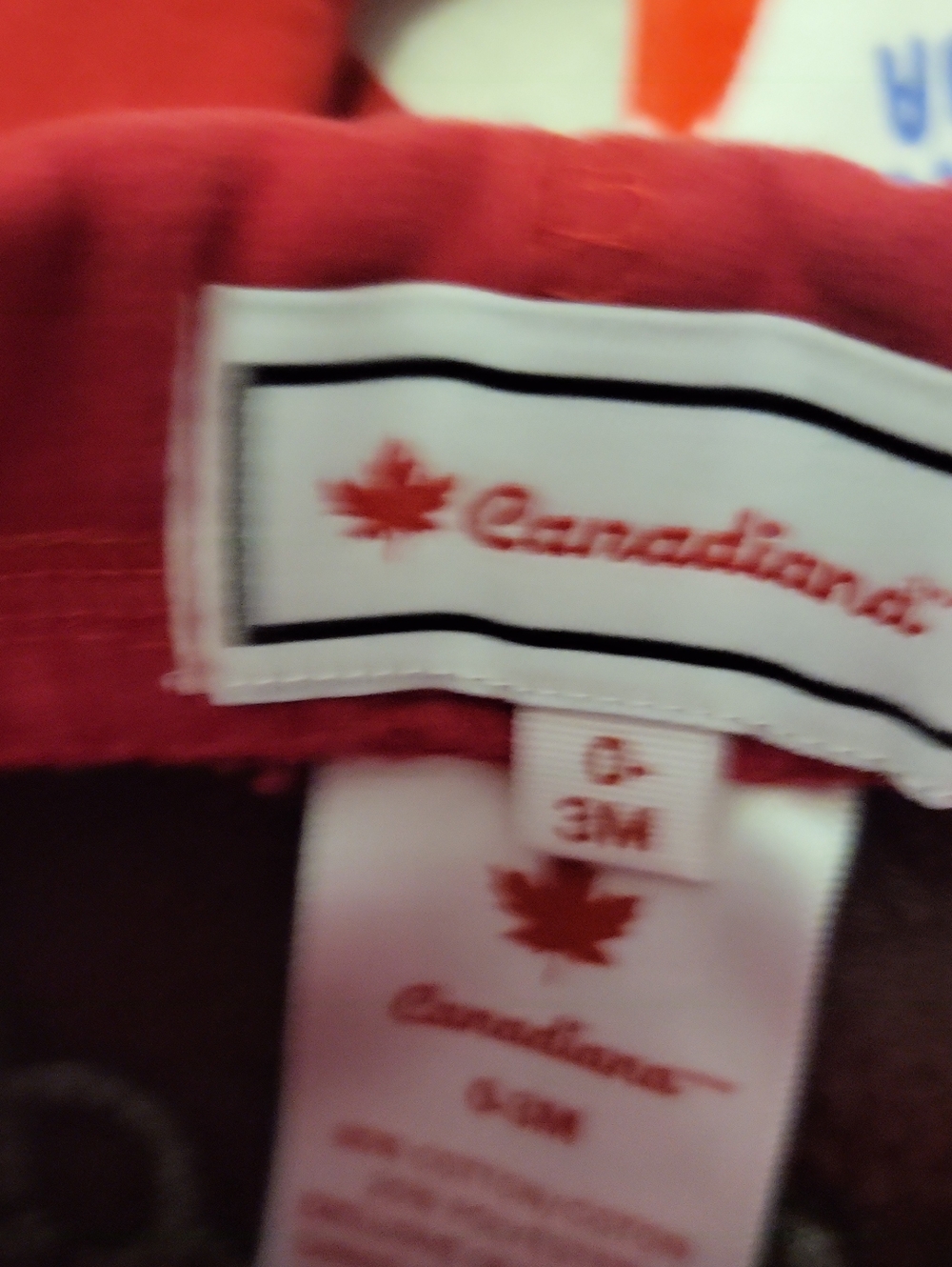 Canada red baby outfit set - hoodie, pants & maple leaf print short romper - Picture 4 of 6